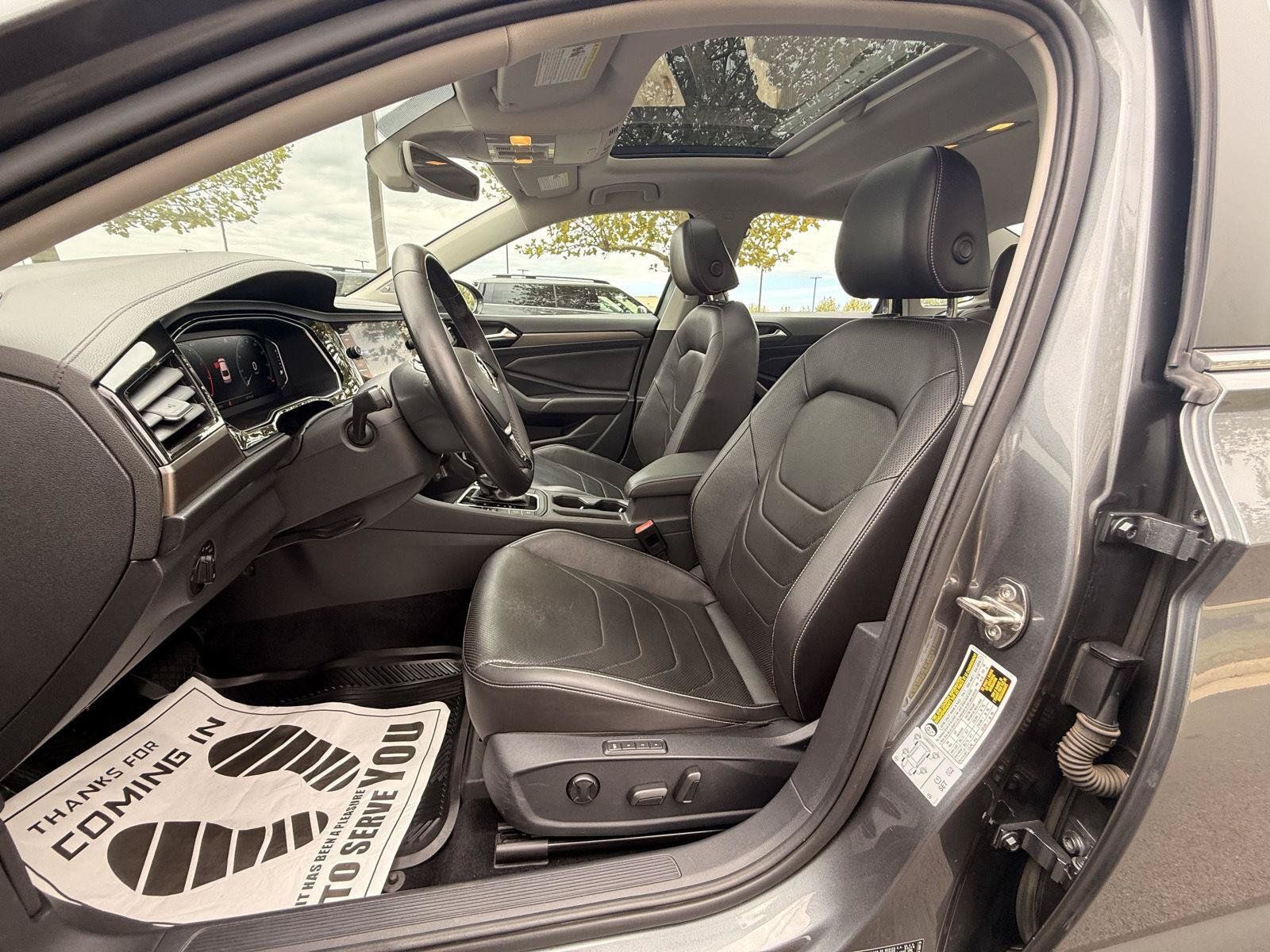 Used 2019 Volkswagen Jetta SEL Premium FWD image 15