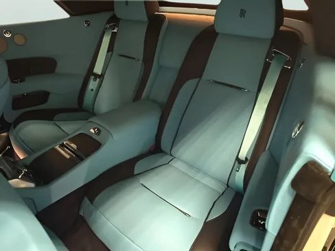 Used 2016 Rolls-Royce Dawn RWD image 12