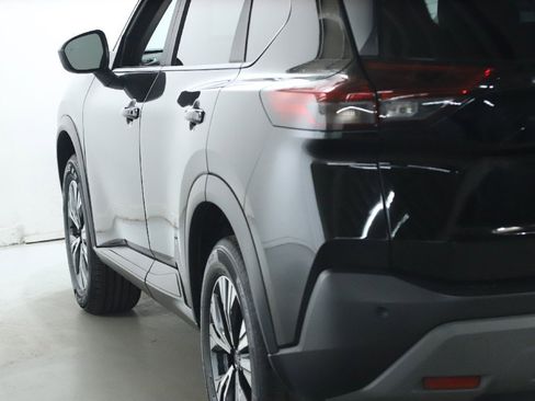 Used 2023 Nissan Rogue SV image 40