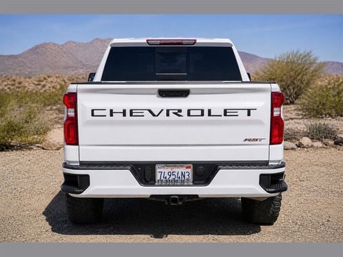 Used 2022 Chevrolet Silverado 1500 RST w/ Convenience Package II AWD/4WD image 3