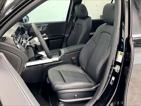 New 2026 Mercedes-Benz GLB 250 image 9