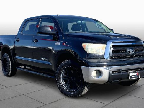 Used 2013 Toyota Tundra 4x4 CrewMax w/ SR5 Pkg image 2