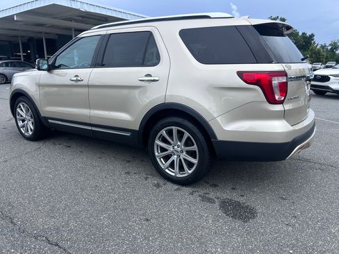 Used 2017 Ford Explorer Limited FWD image 5