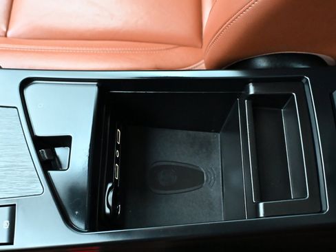 Used 2019 Alfa Romeo Giulia AWD w/ Cold Weather Package image 18