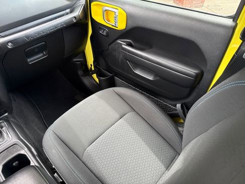 Used 2022 Jeep Wrangler Unlimited Rubicon 4xe image 16