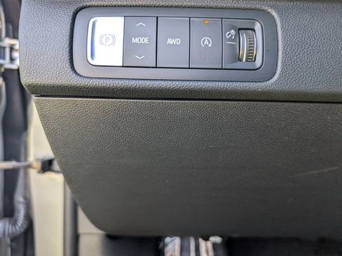 Used 2026 Chevrolet Traverse LT AWD/4WD image 14