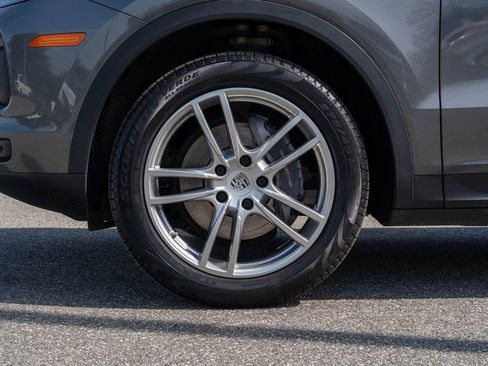 Used 2019 Porsche Cayenne image 11