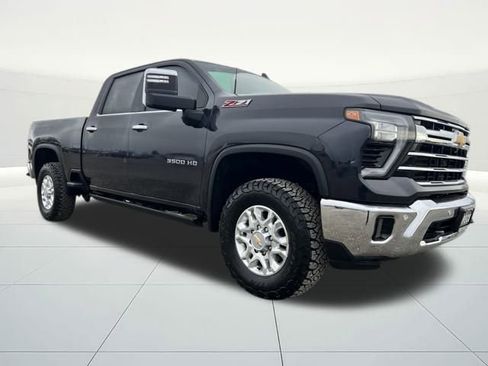 Used 2024 Chevrolet Silverado 3500 LTZ w/ LTZ Plus Package image 7