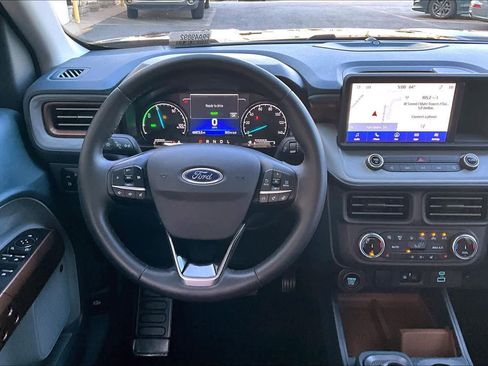 Used 2023 Ford Maverick Lariat w/ Lariat Luxury Package image 6