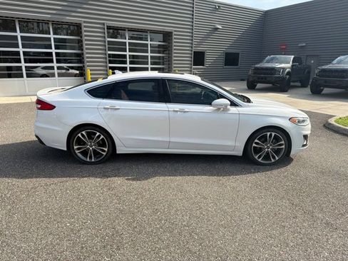 Used 2019 Ford Fusion Titanium FWD image 3