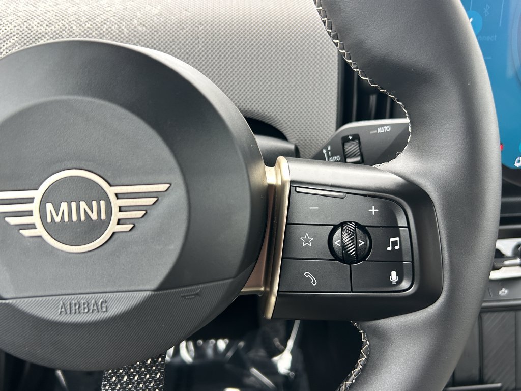 Used 2025 MINI Cooper S FWD image 19