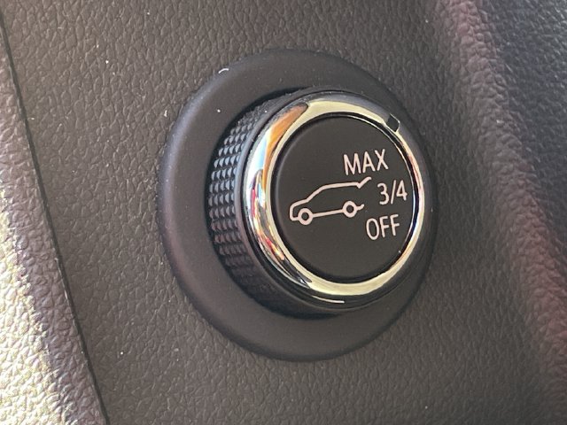 Used 2023 Cadillac XT4 Premium Luxury FWD image 23