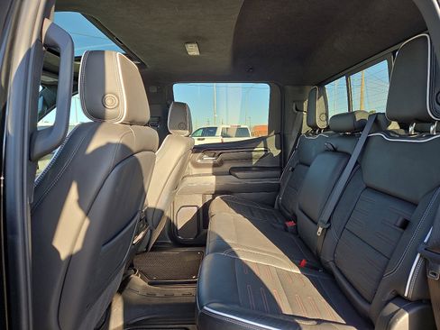 Used 2024 GMC Sierra 1500 AT4X image 9