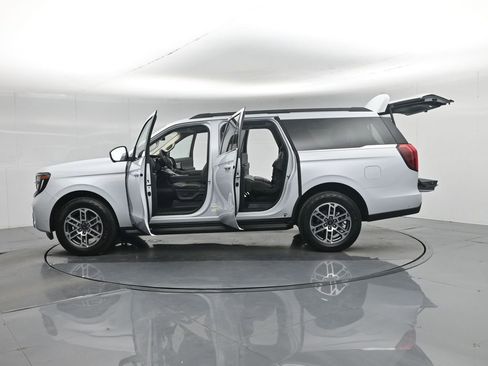 Used 2025 Ford Expedition Max Active image 40