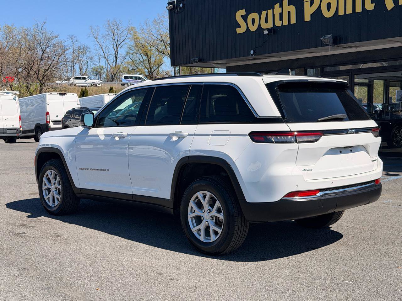 Used 2023 Jeep Grand Cherokee Limited AWD/4WD image 7