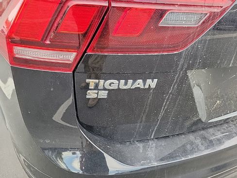 Used 2020 Volkswagen Tiguan SE R-Line AWD/4WD image 6