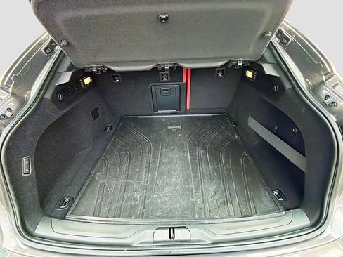 Certified 2022 Maserati Levante GT image 11