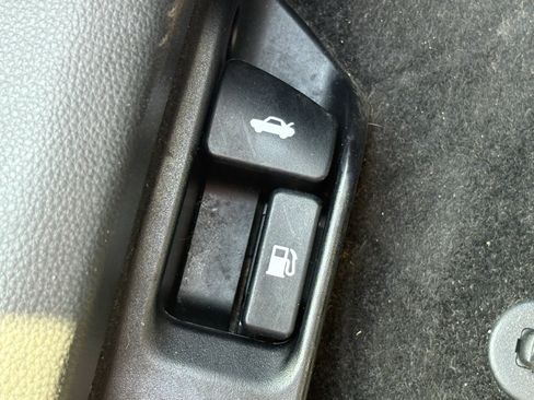 Used 2023 Toyota Corolla LE w/ Carpet Mat Package (TMS) FWD image 13