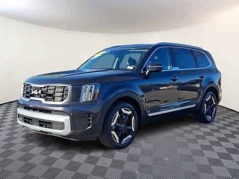 Used 2025 Kia Telluride S AWD/4WD image 3