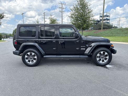 Used 2023 Jeep Wrangler Unlimited Sahara AWD/4WD image 10