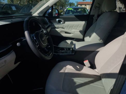 Used 2025 Kia Sorento SX image 23