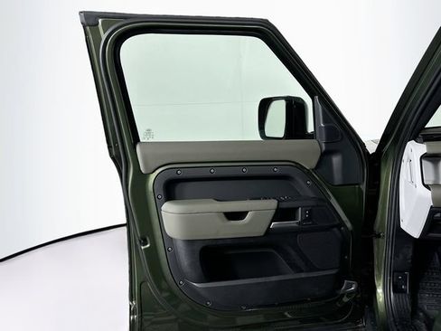 Used 2026 Land Rover Defender 110 S AWD/4WD image 11