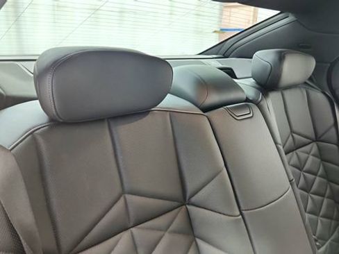 Used 2025 BMW 740i image 26