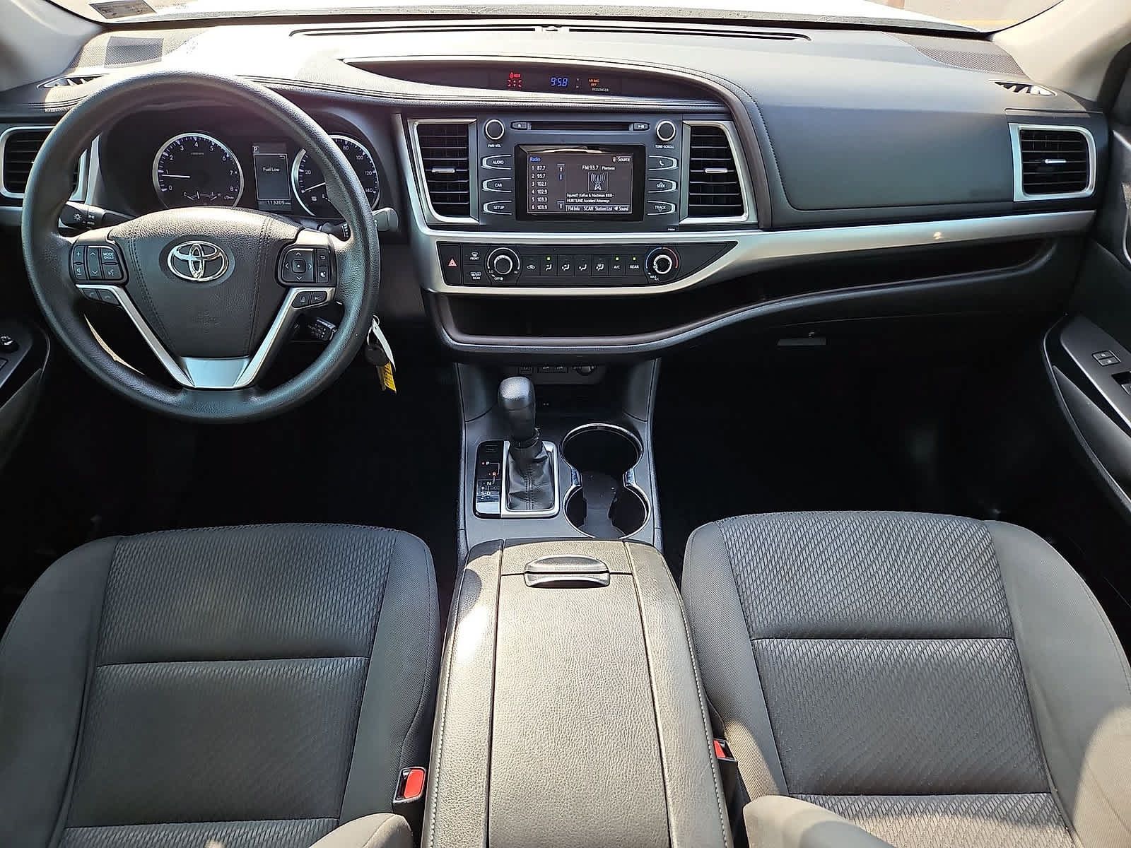 Used 2017 Toyota Highlander LE FWD image 24