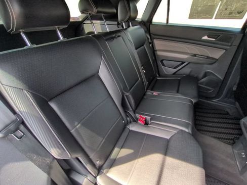 Used 2023 Volkswagen Atlas Cross Sport SE w/ Black Wheel Package AWD/4WD image 25