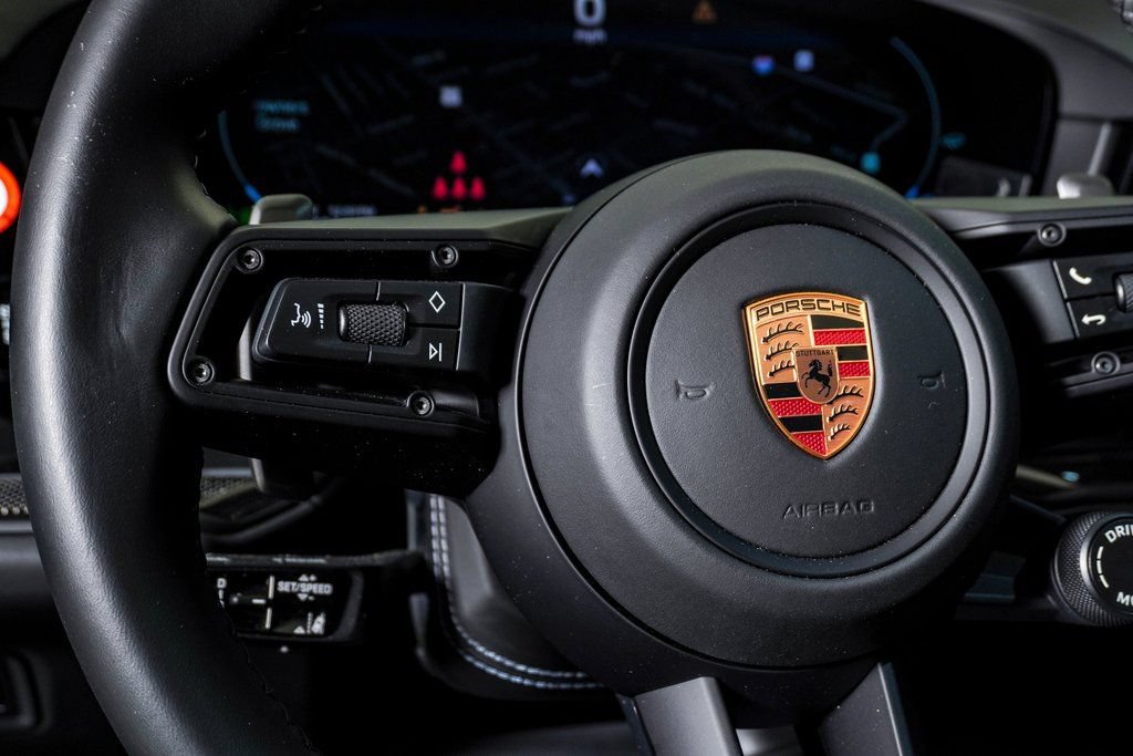 Used 2025 Porsche Cayenne GTS AWD/4WD image 21