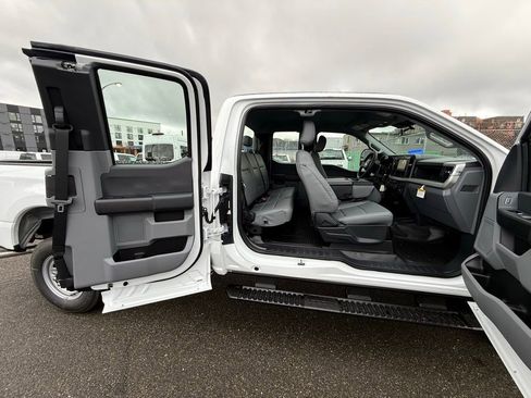 New 2026 Ford F250 XL w/ XL Chrome Package image 25