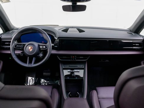 Certified 2025 Porsche Macan 4 Electric AWD/4WD image 11