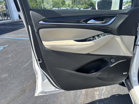 Used 2020 Buick Enclave Premium w/ Sun and Sites Package image 16