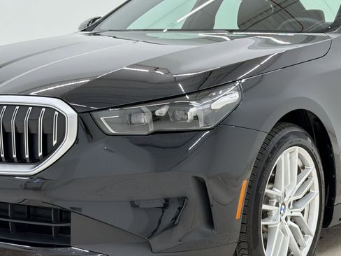 Used 2025 BMW 530i RWD image 11