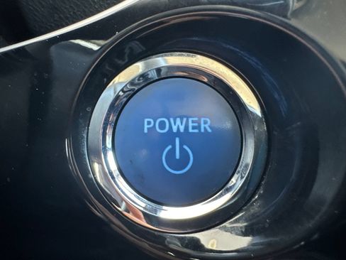 Used 2019 Toyota Prius LE w/ Preferred Accessory Package AWD/4WD image 23