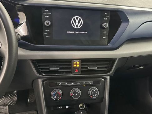 Used 2022 Volkswagen Taos SE w/ Panoramic Sunroof Package image 19