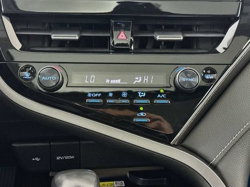 Used 2022 Toyota Camry XSE AWD/4WD image 17