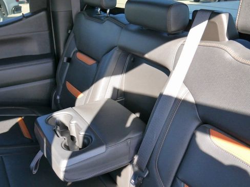 Used 2021 GMC Sierra 1500 AT4 image 33