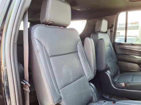 Used 2023 GMC Yukon XL Denali image 15
