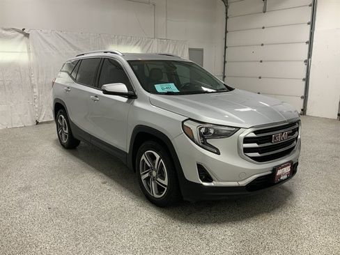 Used 2020 GMC Terrain SLT w/ Preferred Package AWD/4WD image 3
