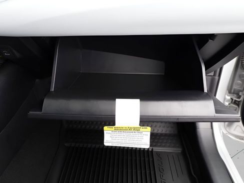 Certified 2025 Toyota Corolla SE w/ SE Premium Package image 40