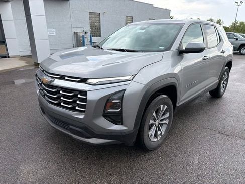 Used 2026 Chevrolet Equinox LT AWD/4WD image 2