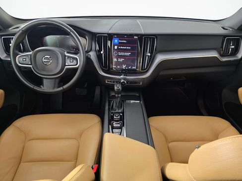 Used 2020 Volvo XC60 T6 Momentum AWD/4WD image 19
