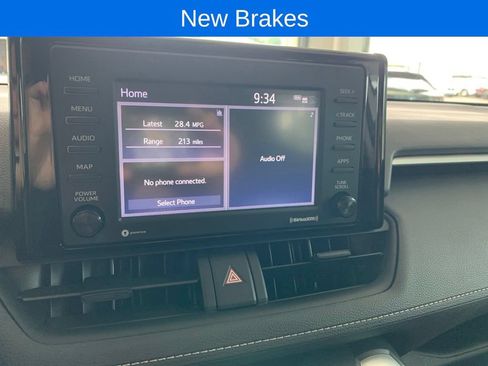 Used 2021 Toyota RAV4 LE AWD/4WD image 7