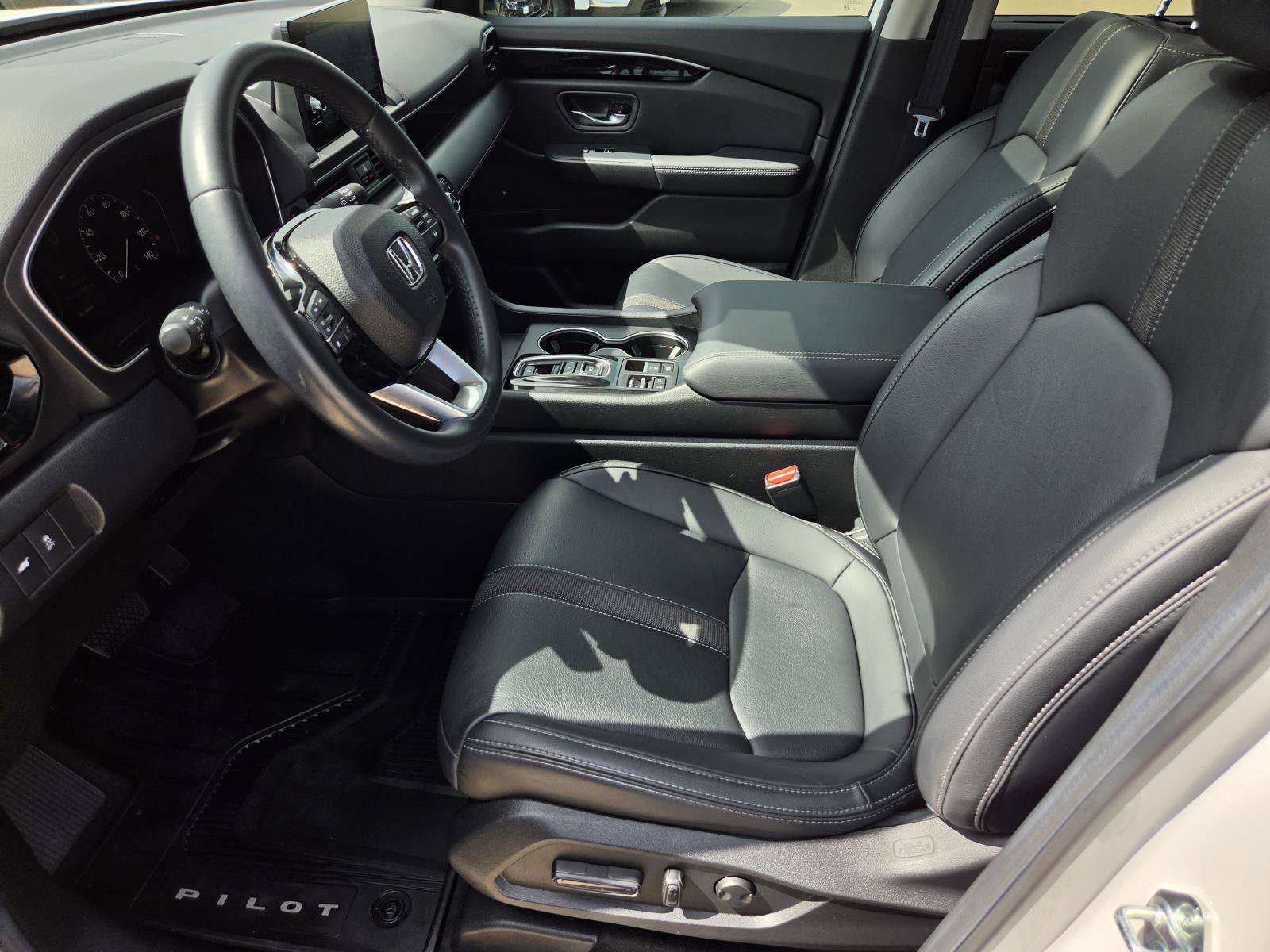 Used 2025 Honda Pilot Touring image 20
