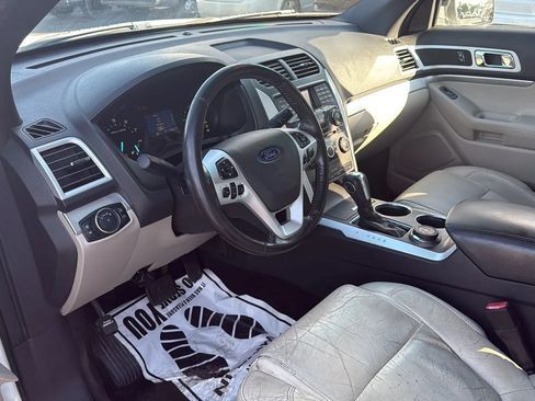 Used 2012 Ford Explorer XLT AWD/4WD image 9