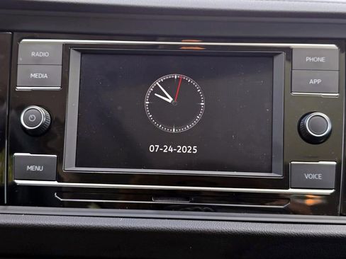 Used 2024 Volkswagen Jetta SE w/ Panoramic Sunroof Package image 19