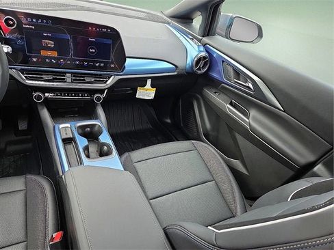 New 2026 Chevrolet Equinox EV LT image 15