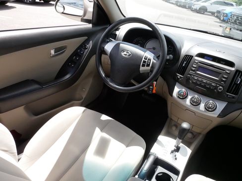 Used 2009 Hyundai Elantra GLS FWD image 9