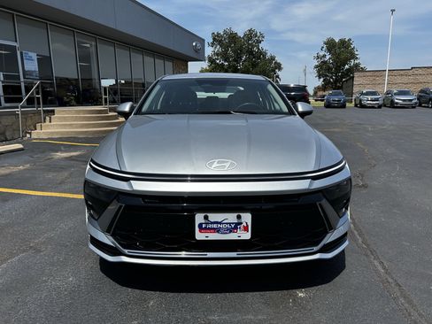 Used 2025 Hyundai Sonata SEL FWD image 6